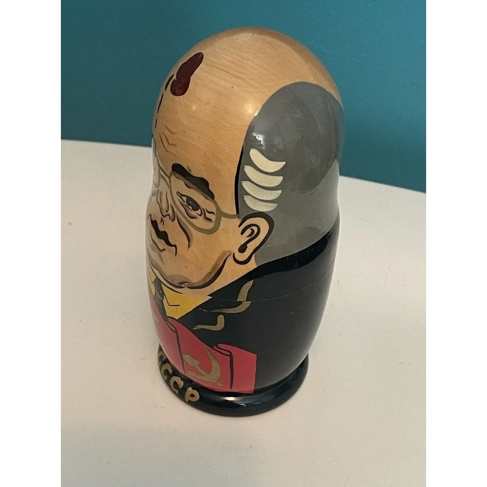Wooden Nesting‎ Dolls , Vintage 5 Total